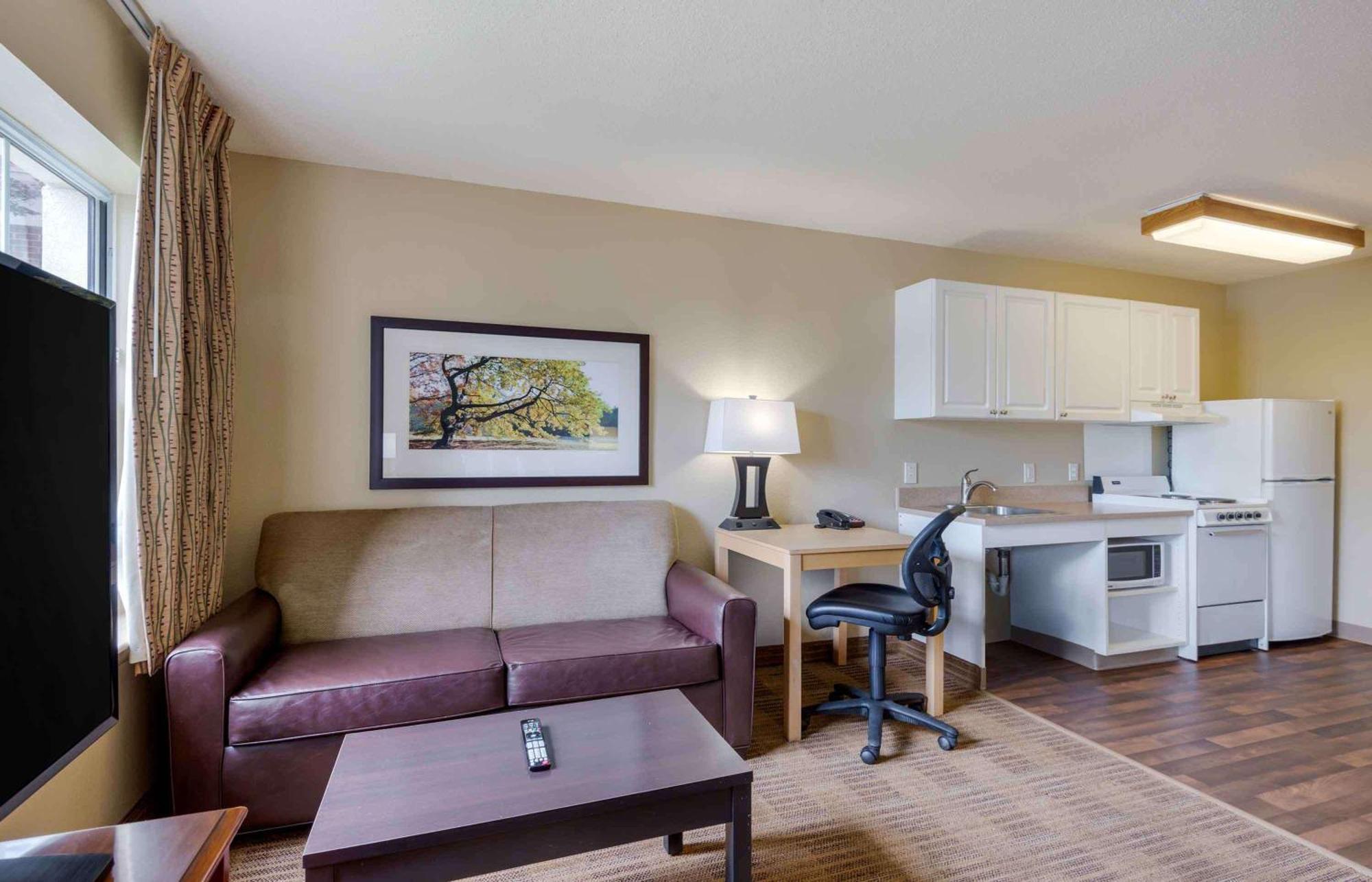 Extended Stay America Suites - Greensboro - Airport Exterior photo